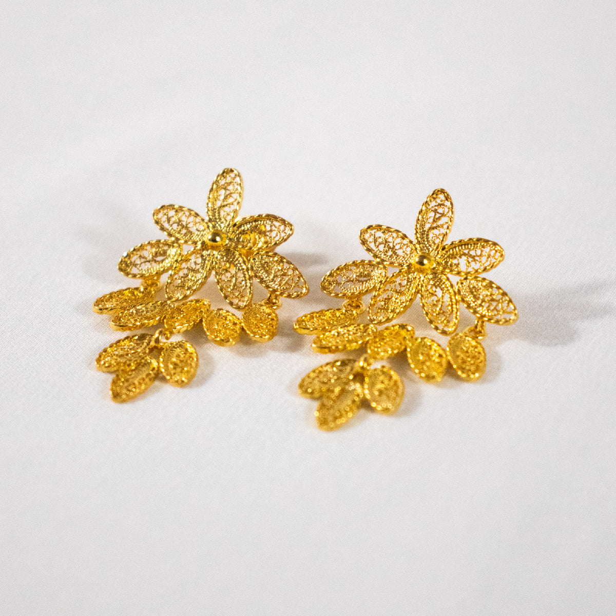 Joalharia do Carmo Brincos Flores Grandes Prata Dourada