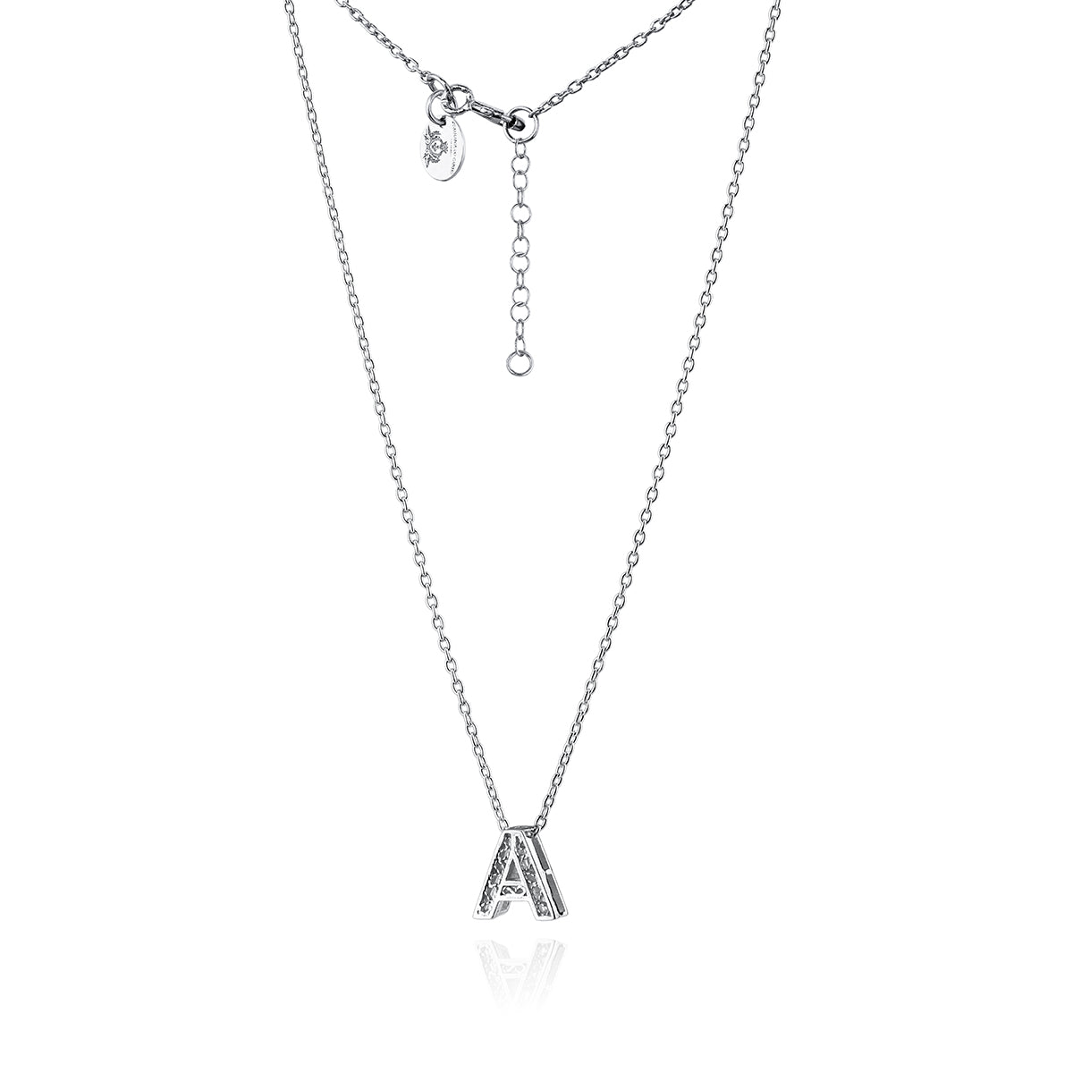 Collar con la letra A