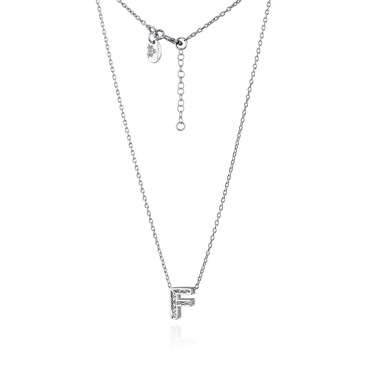 Collar con la letra F