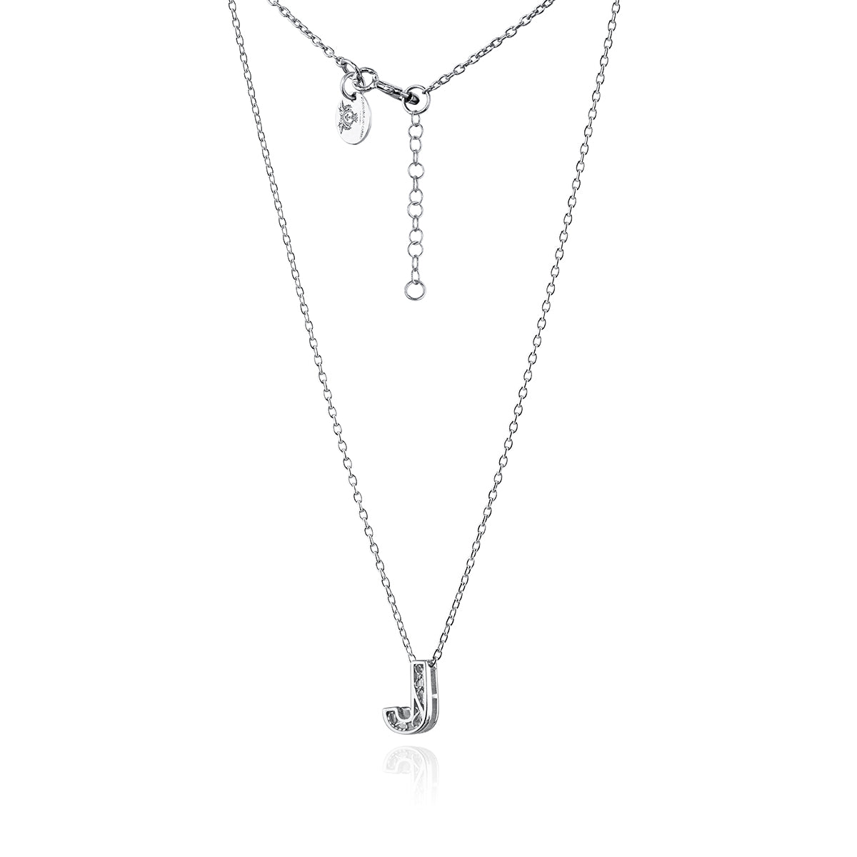 Collar con la letra J