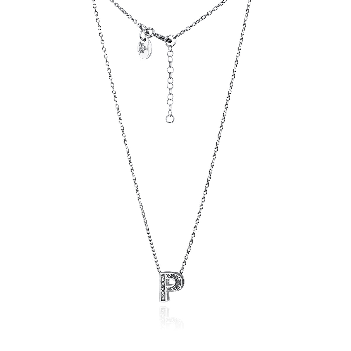 Collar con la letra P