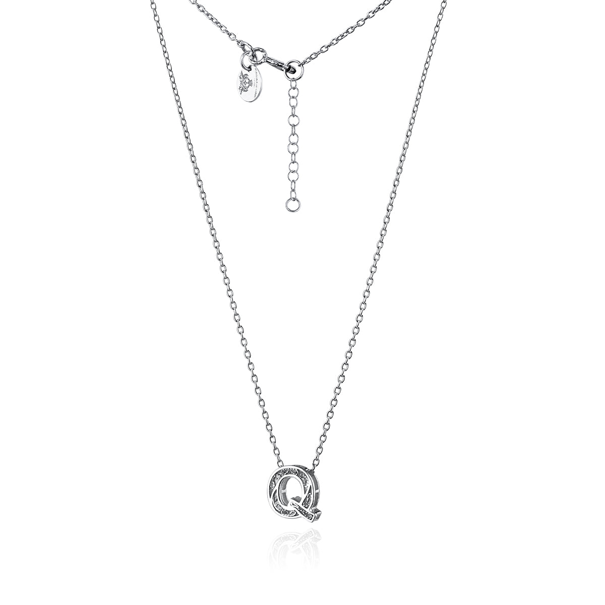 Collar con la letra Q