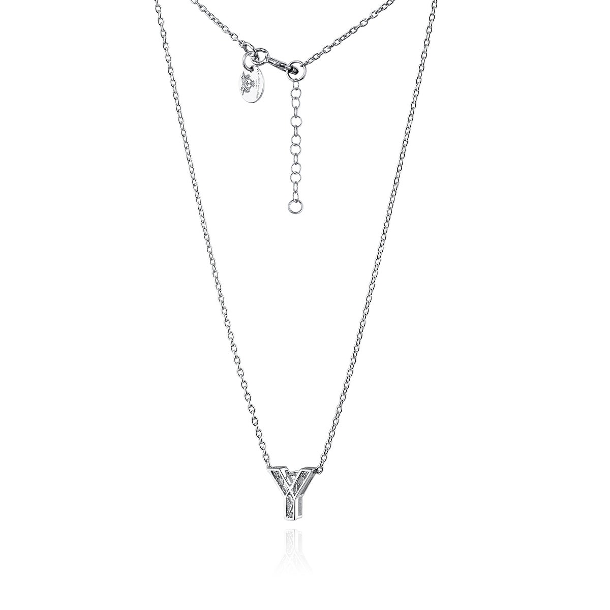 Collar con la letra Y